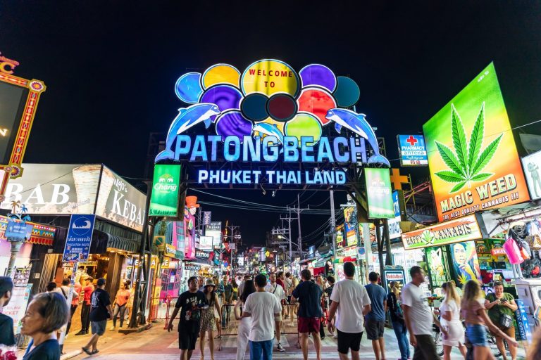 Baan Victoria Patong 001